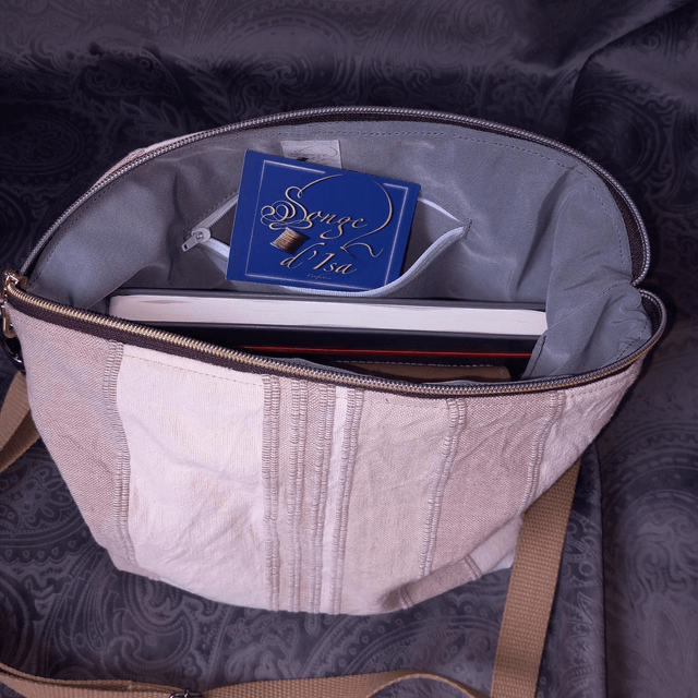 Lithéa – Sac à main à bandoulière rayé crème, élégant et pratique