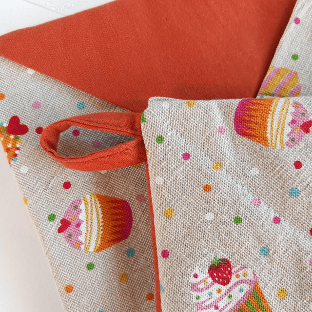 Lot de deux maniques cupcake
