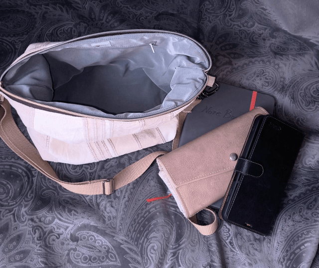 Lithéa – Sac à main à bandoulière rayé crème, élégant et pratique